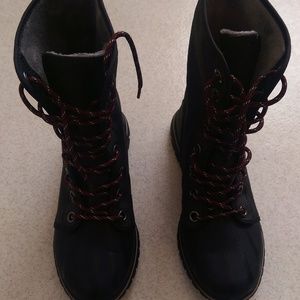 Sorel Cozy 1964 winter boots size 8 Black